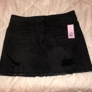 Wild Fable Size 16 Black Ripped Denim Skirt W/ TAG